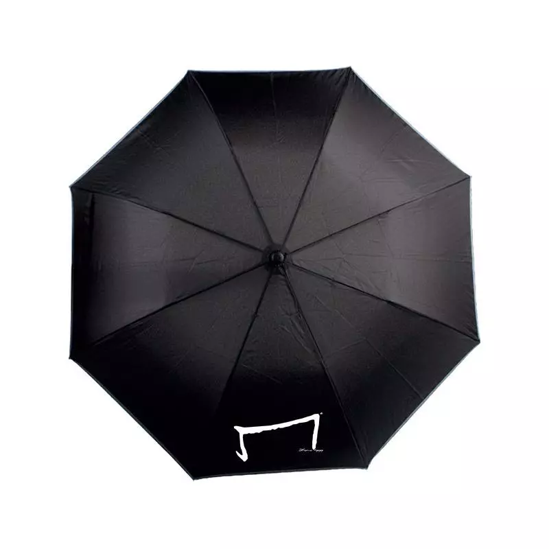 Le M parapluie de la marque Aurelien Magnano