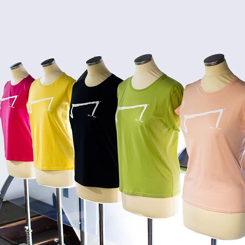 le M tee shirt pour femme de la marque Aurelien Magnano présentation de plusieurs couleurs le M tee shirt pour femme de la marque Aurelien Magnano présentation de plusieurs couleurs