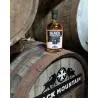 Whisky N°2 Premium-BLACK MOUNTAIN-bouteille sur une barique-tonneau-