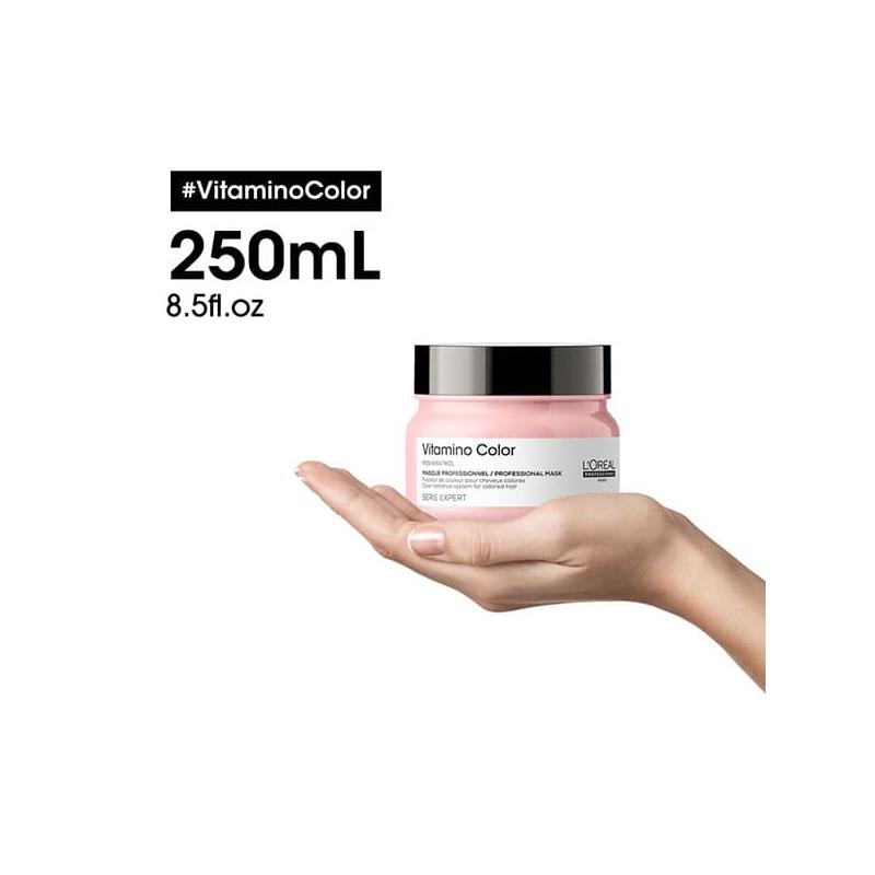 Vitamino-color-loreal-professionnel-masque-apres-shampoing-250ml-sur-une-main Vitamino-color-loreal-professionnel-masque-apres-shampoing-250ml-sur-une-main